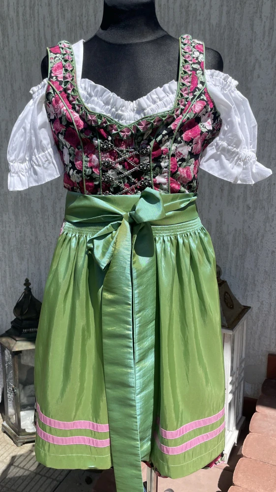 Dívčí / dámské šaty dirndl, selský styl vel. XXS