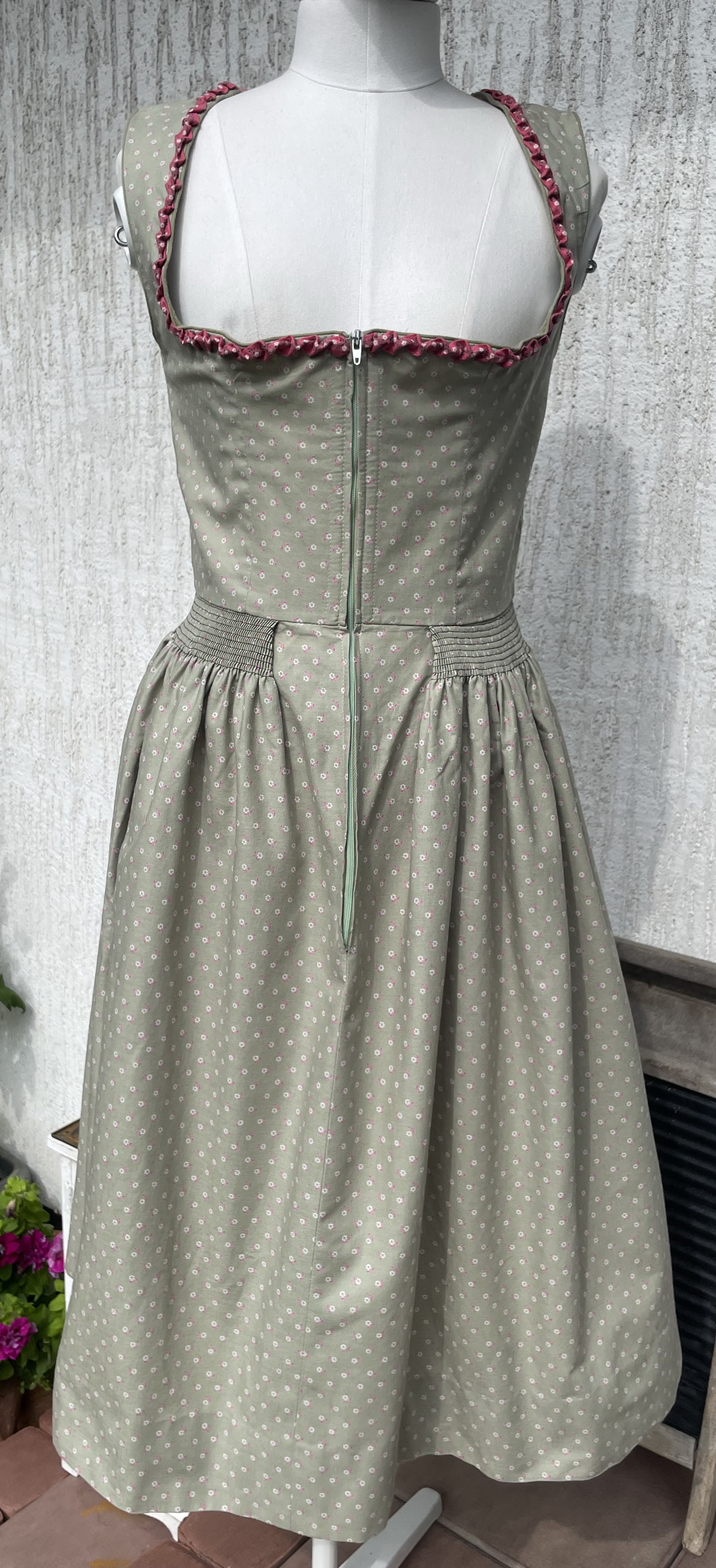 Dámské dirndl šaty selský, country, vintage styl vel. 38
