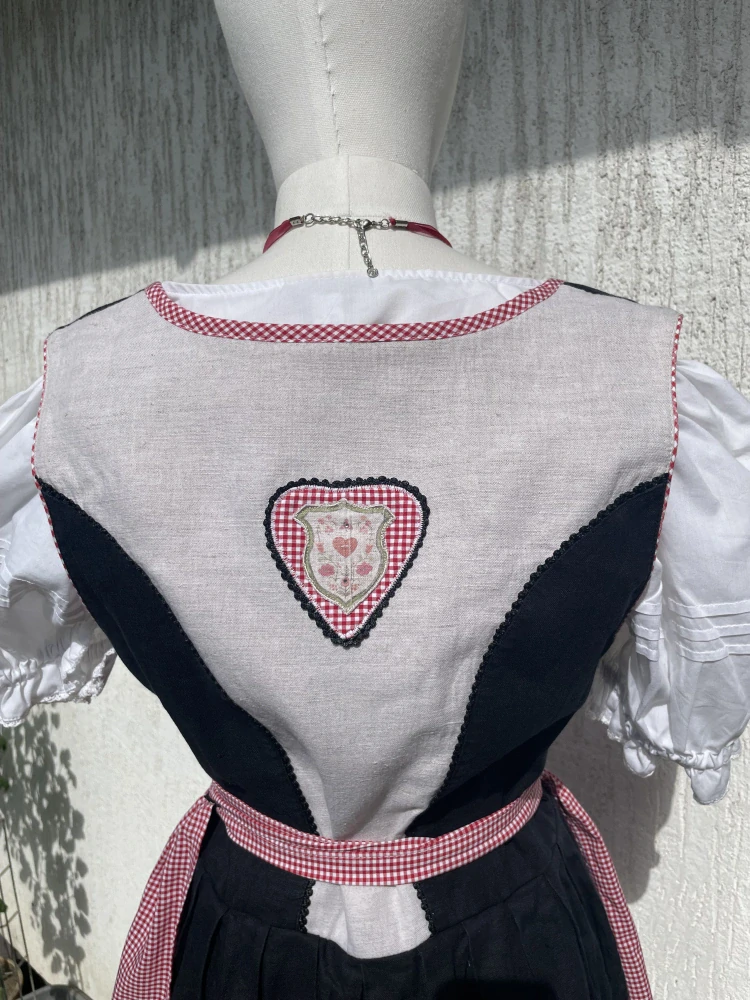 Dámské šaty dirndl selský styl, vintage vel. 40/42