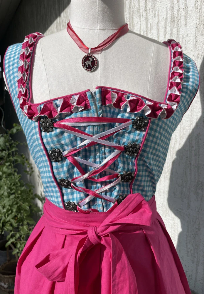Dámské dirndl šaty vel. 38