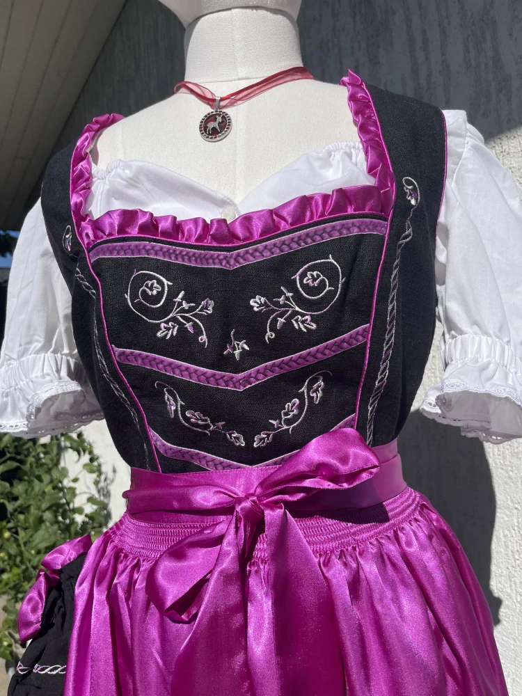 Dámské dirndl seslké šaty Oktoberfest vel. 40