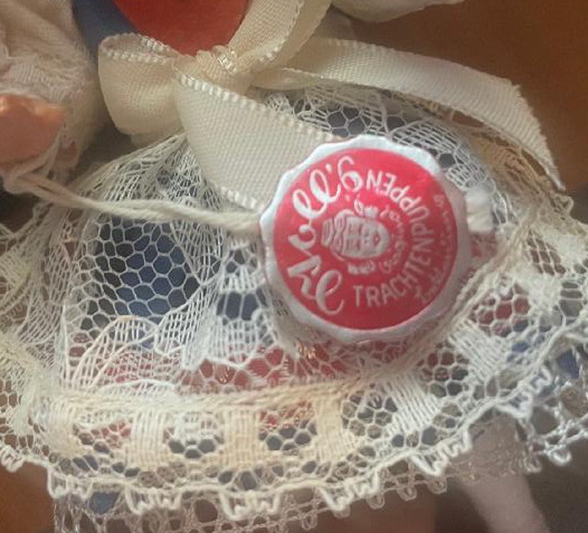 Vintage sběratelská panenka Trachten puppen
