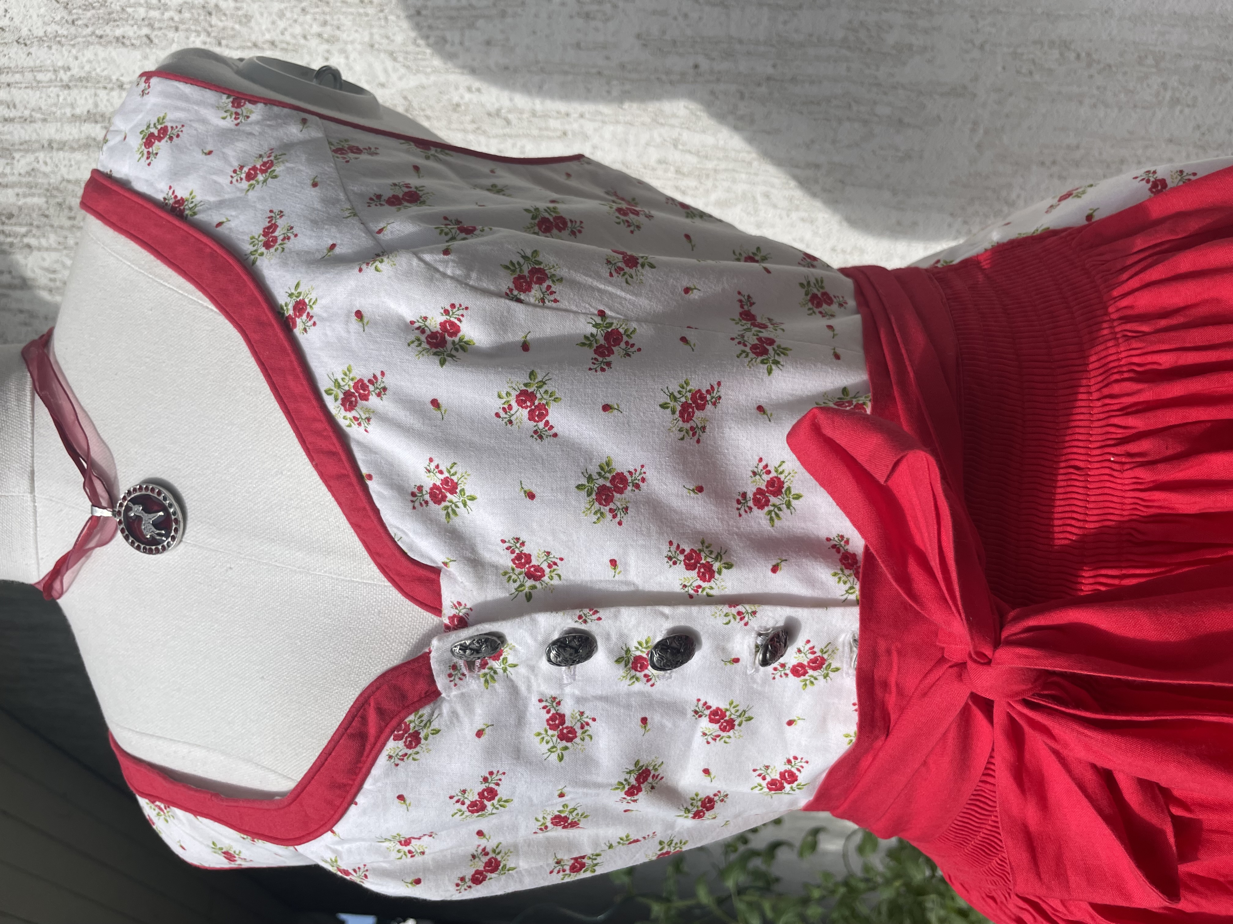 Dámské šaty dirndl selský styl vel. 40