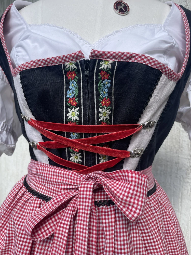 Dámské šaty dirndl selský styl, vintage vel. 40/42