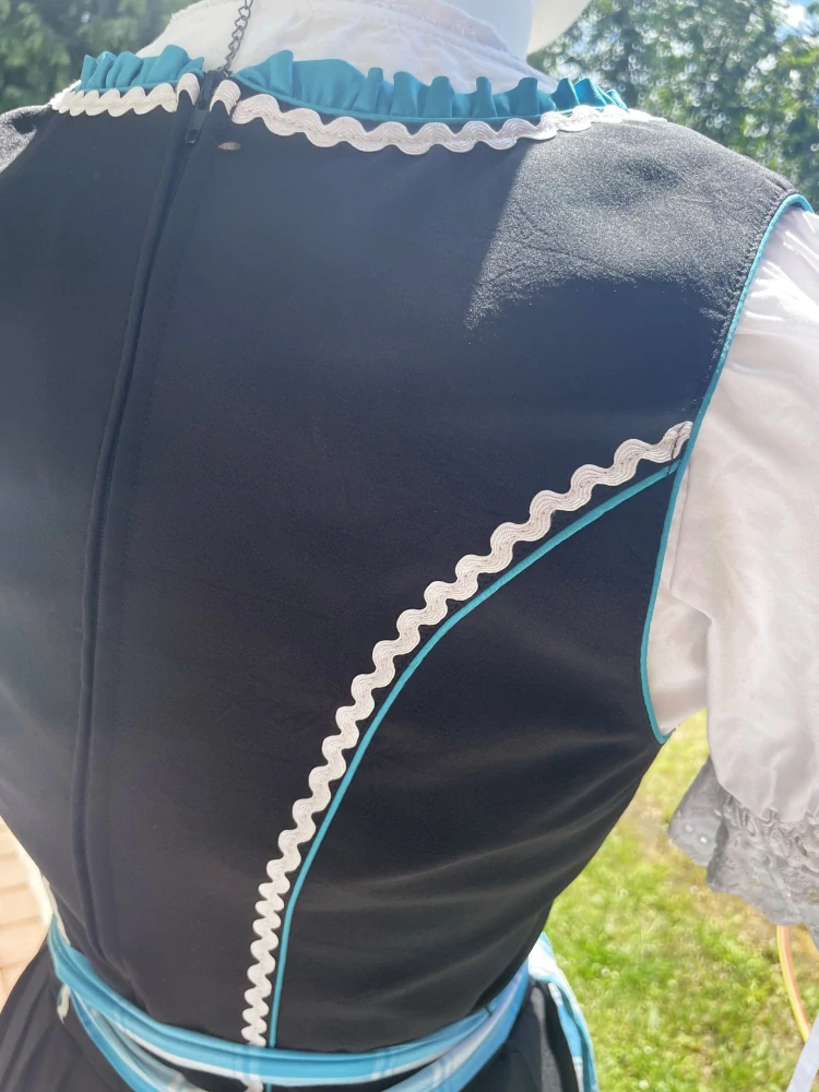 Dámské dirndl šaty vel. 36