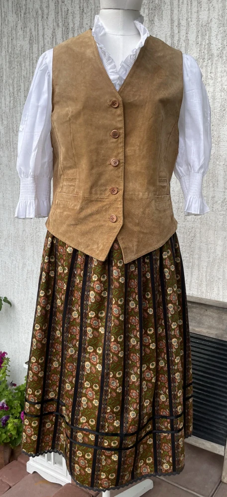 Dámská kožená vesta country, dirndl, selský styl vel. 40