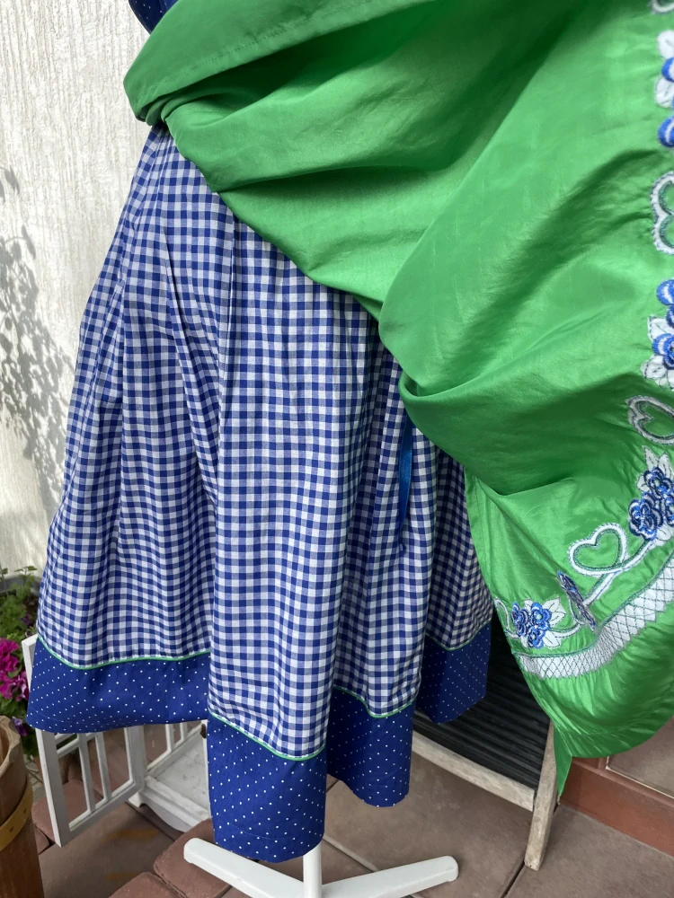 Dámské dirndl šaty selský styl vel. 40