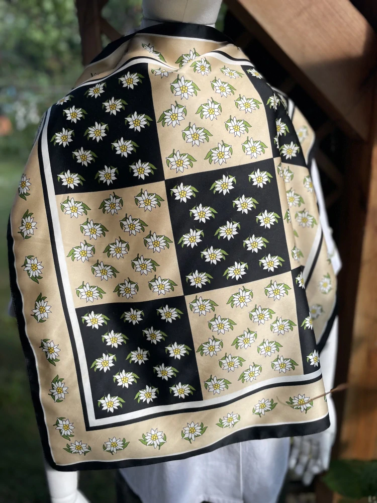 Šátek v selském, dirndl stylu