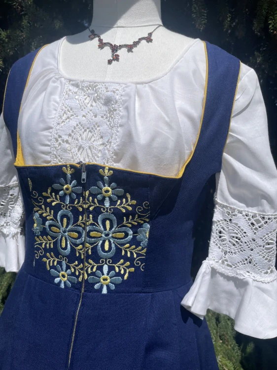 Dámské dirndl šaty, selský styl, vintage vel. 40