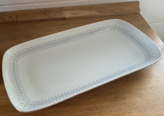 obdélníkový porcelánový talíř