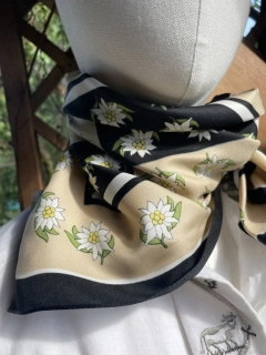 Šátek v selském, dirndl stylu