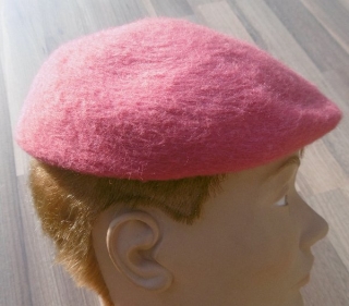 dobový baret