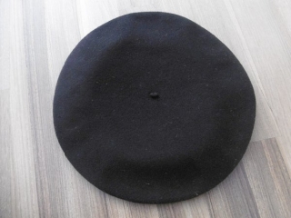 dobový baret