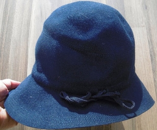 dámský dobový elegantní klobouk
