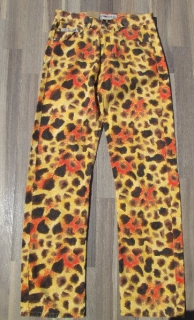 BLÁZNIVÉ KALHOTY V LEOPARDÍM STYLU > 34