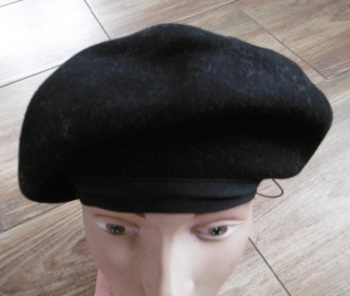černý klobouk elegantní