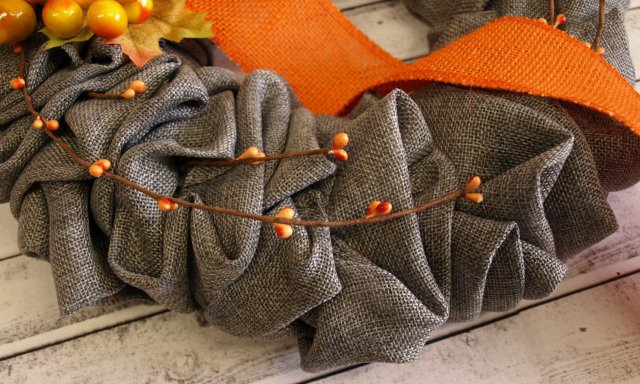 Dekorace větvička s pupeny 39 cm SKŘÍTEK, ELF, TRPASLÍK