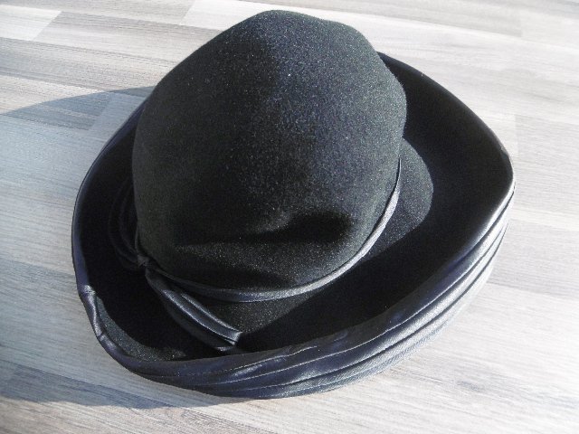 DÁMSKÝ DOBOVÝ KLOBOUK